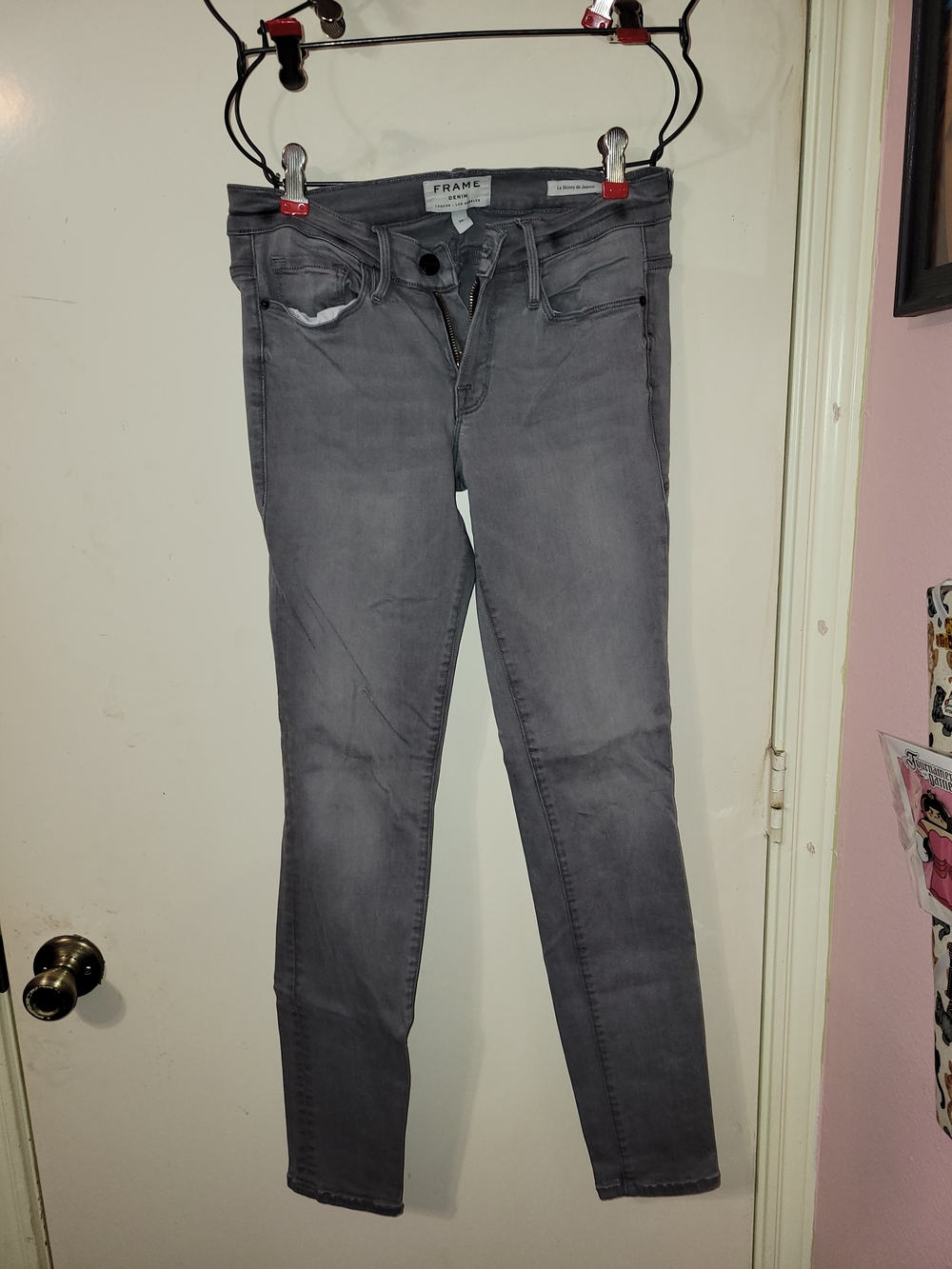 Frame Denim Skinny Jeans in Washed Gray